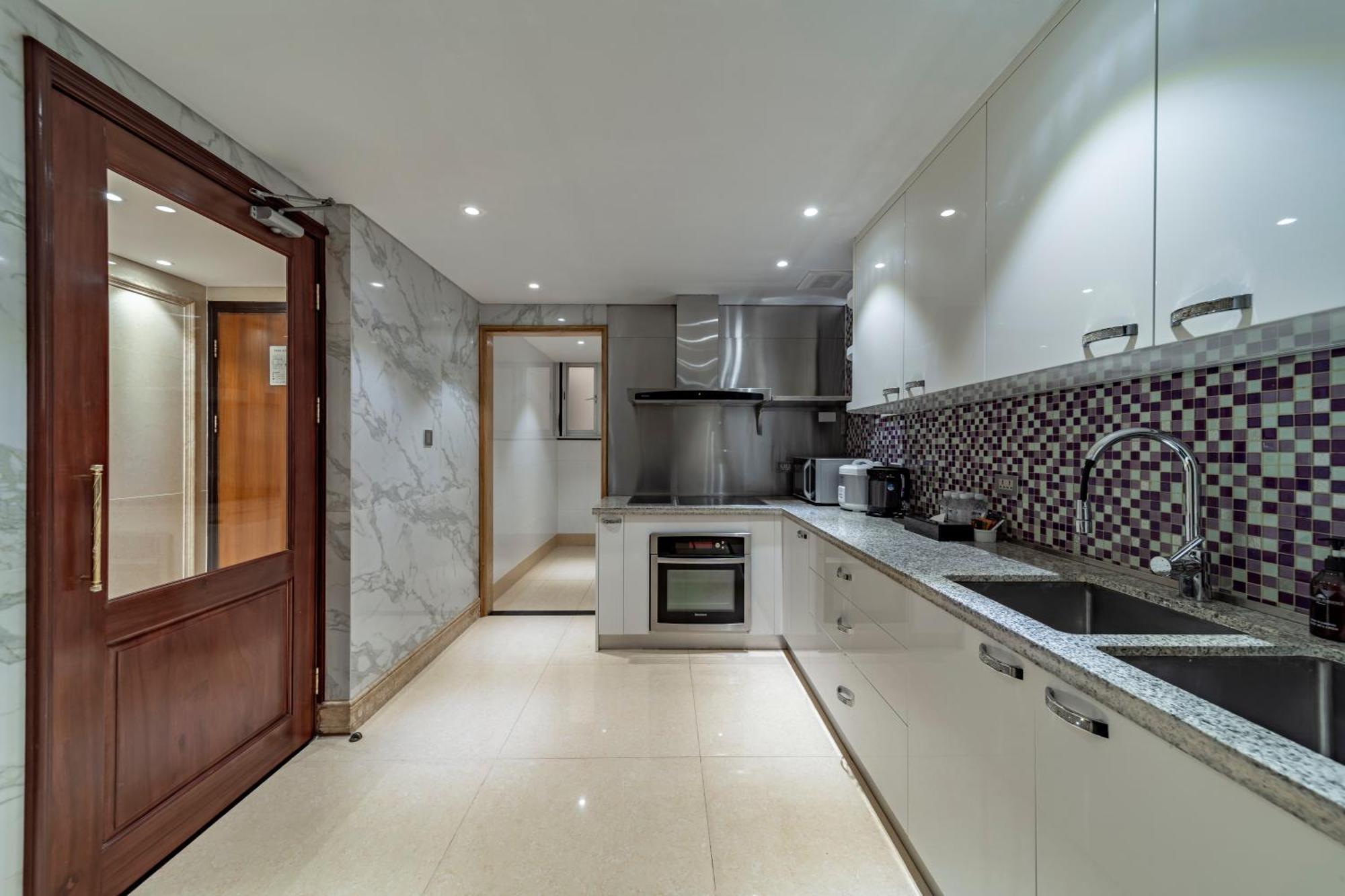 Sherwood Residence Πόλη Χο Τσι Μινχ Εξωτερικό φωτογραφία A modern kitchen